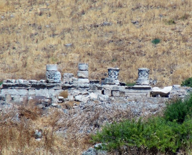 Omrit, Archaeology, Temple to Augustus