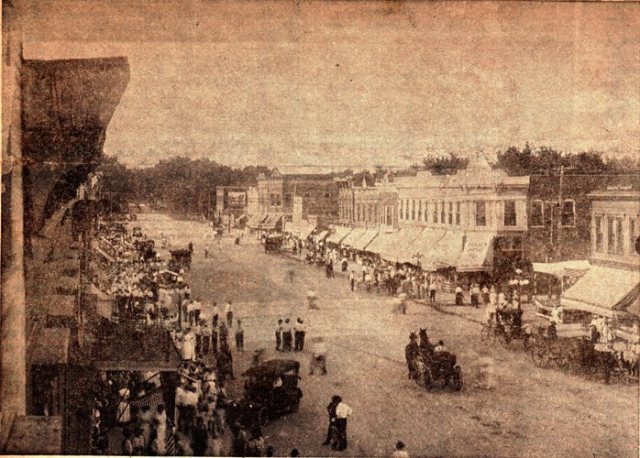 Hamburg Iowa Main Street 1913 - O. G. Lorimor Photographer - Oliver Graham Lorimor 