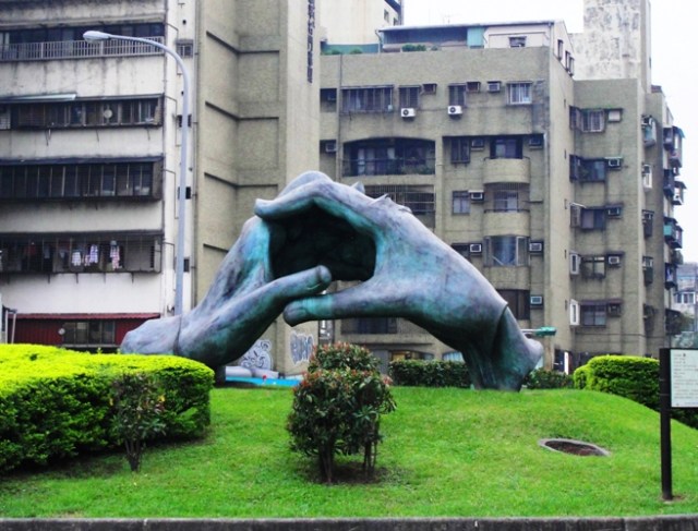 Taipei Hands Sculpture - Clasped hands - Large Sculpture
