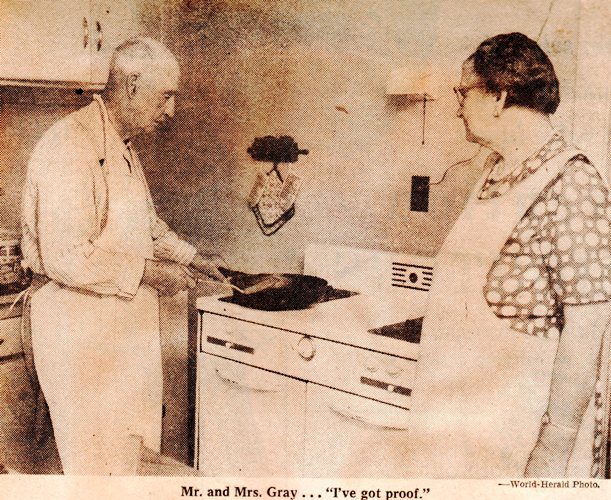 First Hamburger - Clarinda, Iowa - Bert Gray - First Hamburger on Bun