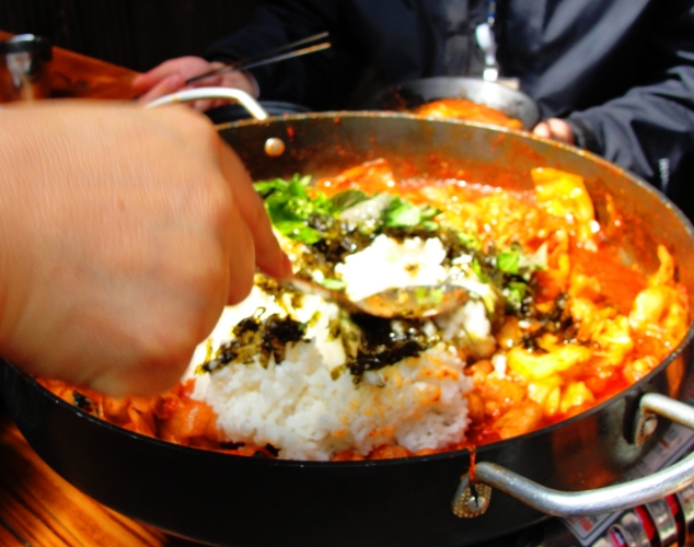 Rice added to Dak Galbi - Korean Food - Chuncheon Specialty Food - Spicy Chicken