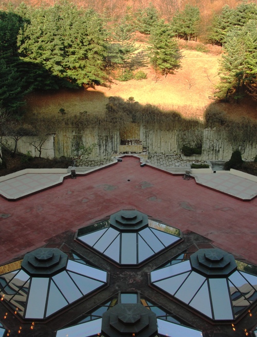 Seoul Grand Hilton - Back courtyard - scenic elevator - Roof Views - Shadows - Seoul South Korea