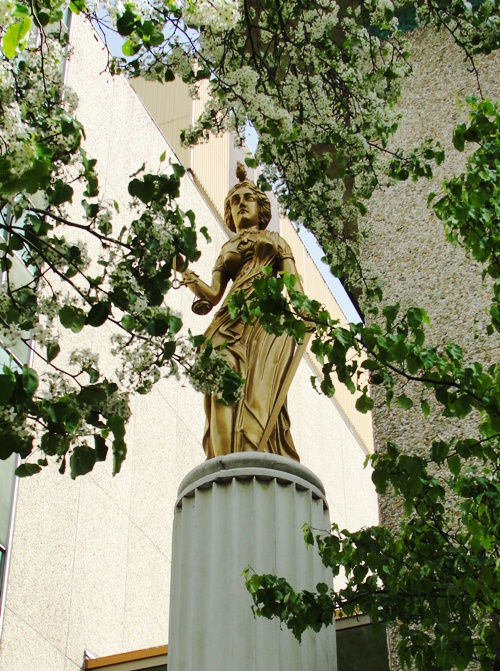 Goddess of Justice - San Joaquine County Court House - Statue of God of Justice - Spring Blooms