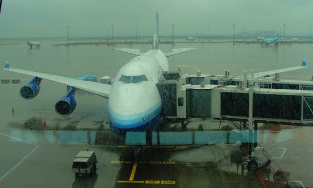 United 747 at Incheon International Airport - Incheon - South Korea - United Airlines - 747 - Rainy Day at Airport