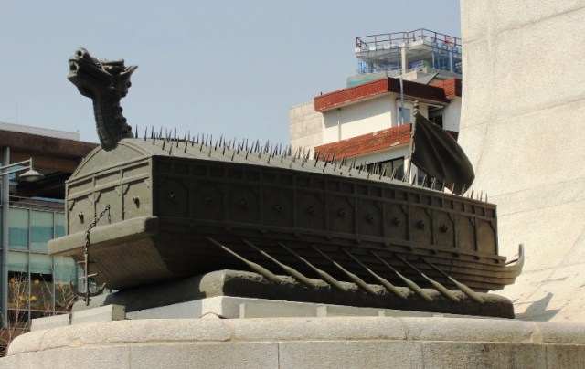Admiral Yi Sunshin - Sejongno Street - Large Statue - Seoul - South Korea - War Hero - Imjin War - Turtle Boats