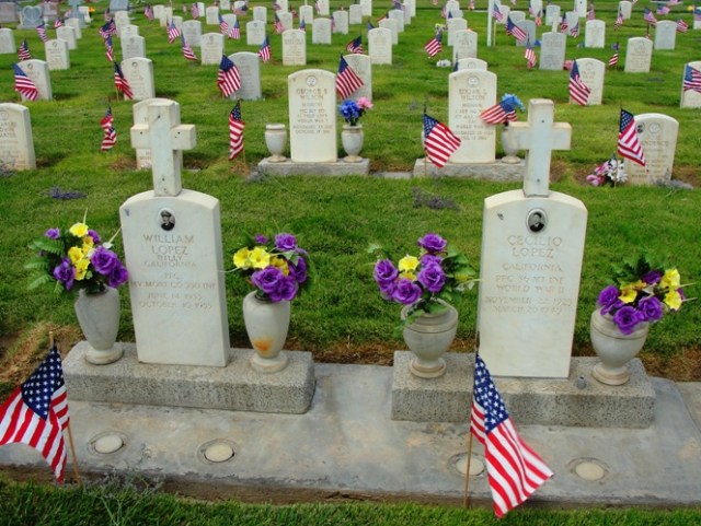 Tracy California Cemetery - Memorial Day - Graves of Veterans - Decoration Day