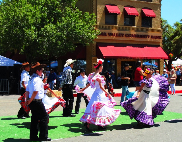Traditional Dancing - Cowboy, Rancher Dance - Cutural Dance - Mexican Dance