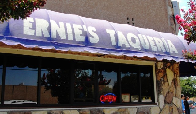 Ernie's Taqueria - Patterson, California - Mexican Food - Tacos - Carnitas