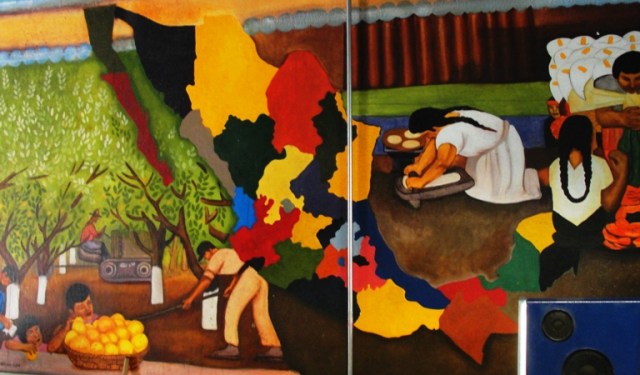Mexican Restaurant - Ernie's Taqueria - Patterson California - Mural - Diego Rivera Inspired