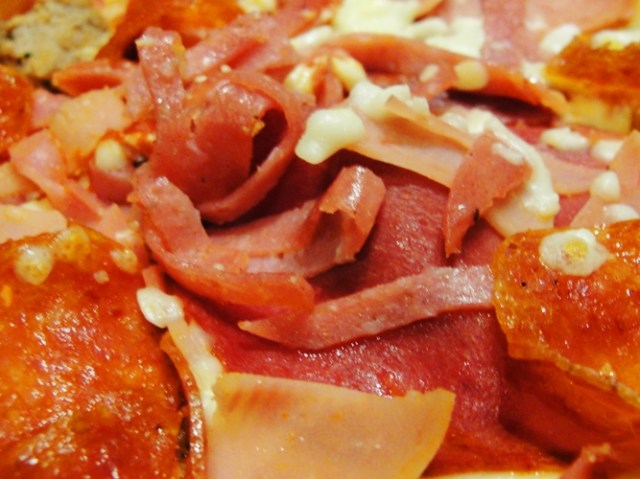 Meat Cravers Pizza - California Pizza Kitchen - Mexico City - Meat Pizza - Thin Crust Pizza