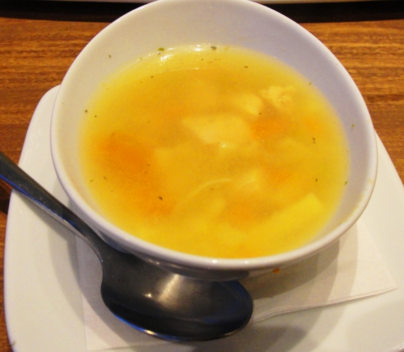 California Pizza Kitchen - Chicken Soup - Sopa de tallarines con pollo - Mexican Food