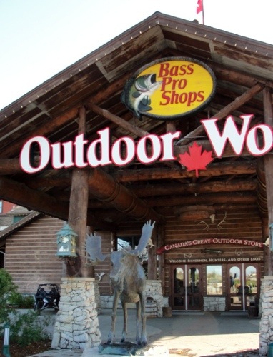 Bass Pro Shops Toronto, Canada, outdoor world, moose sculpture