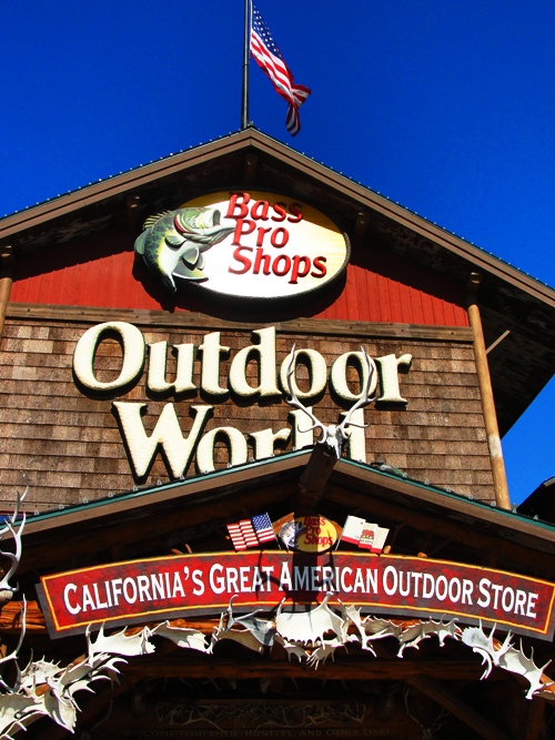 14 Facts About the Biggest Bass Pro Shop Outdoor World