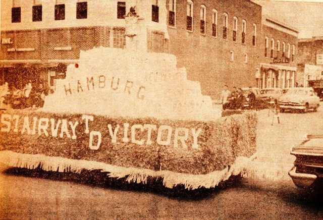 Homecoming Float - Homecoming Football Game - Floats - Main Street - Homecoming parade - Hamburg, Iowa