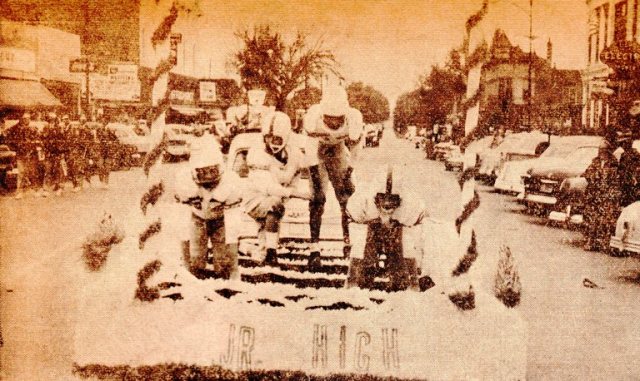 Homecoming Parade - Homecoming Float - Football Players - Junior High - Main Street Parade