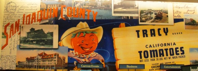 Barnes and Noble - Tracy, California - Closing Bookstore - West Valley Mall - Historic Mural