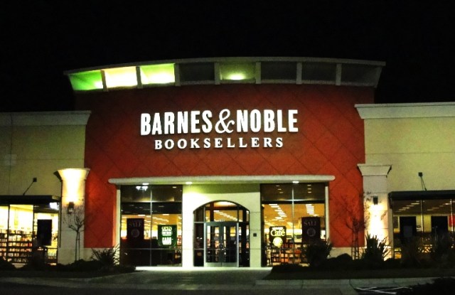 Barnes and Noble - Tracy, California - Bookstore Closing - West Valley Mall