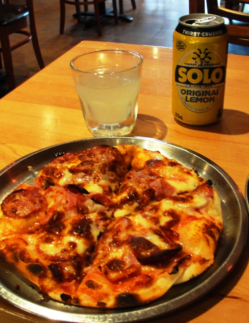 Pepperoni - Solo Soft Drink - Papadino's Pizzeria - Katoomba, NSW, Australia - Blue Mountains - Pizza