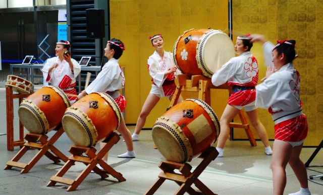 Taiko - Kumi-daiko - Japanese drumming - drum performance