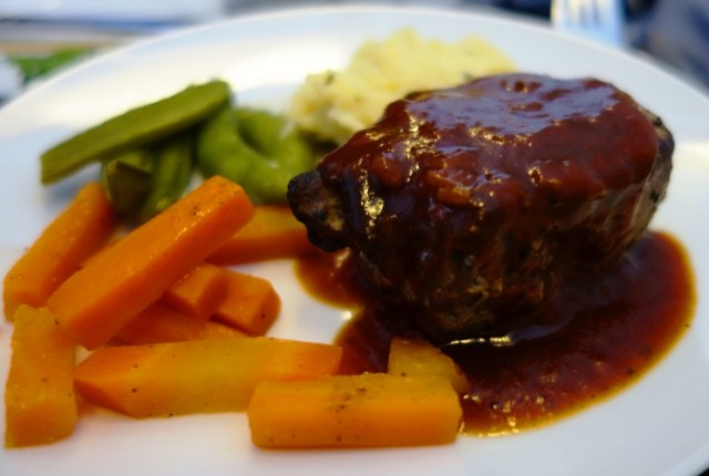 United Business First Meal, Steak and Veggies, Business Class