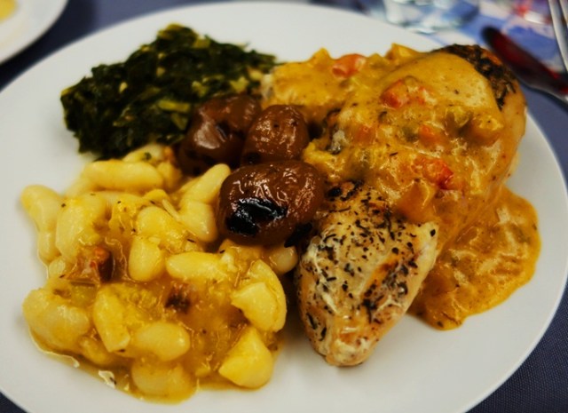 Chicken Dinner - Business First United Airlines - Airplane Food - Chicken and Beans