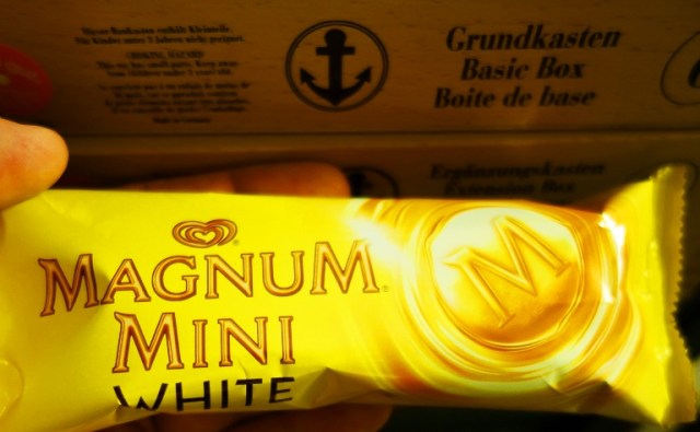 Magnum Mini White, White Chocolate Ice Cream Bar, Ice Cream, White Chocolate