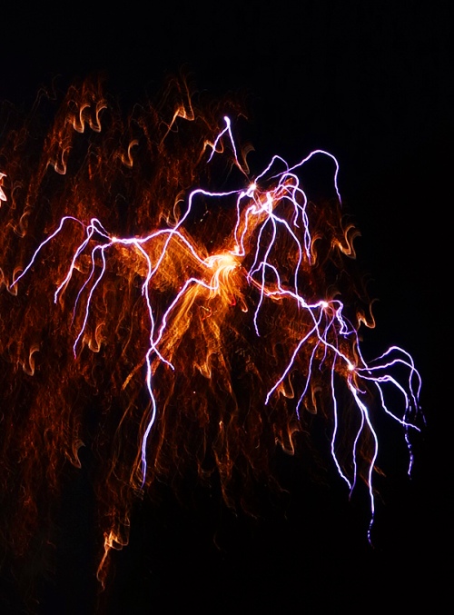 Fireworks 2014, Tracy, California, Firework Lightning, Purple Fireworks