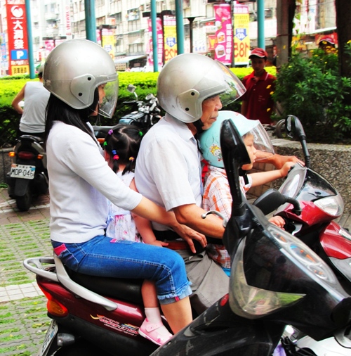 Four Person Scooter, Family Vehicle, Taiwan, Taipei