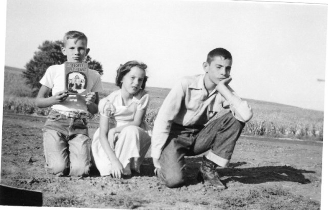 Farm Scene, The Secret of the Cave, Arthur S. Maxwell, Harvest Time, Siblings
