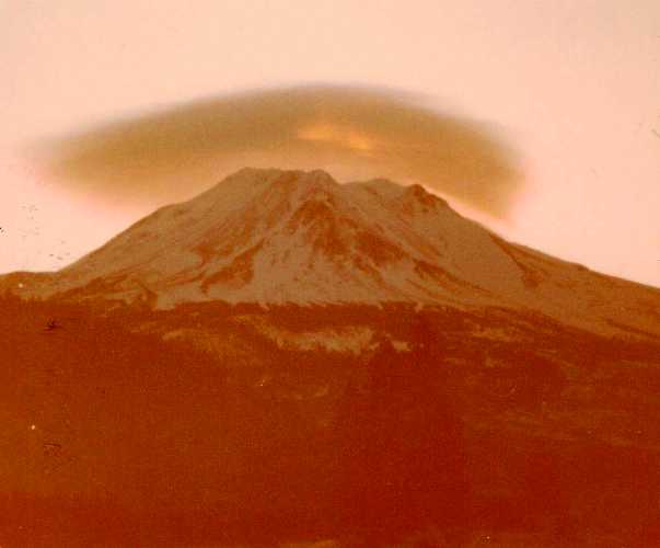 Mt. Shasta, Weed California, Boles Fire, Wildfire, Cloud over mountain