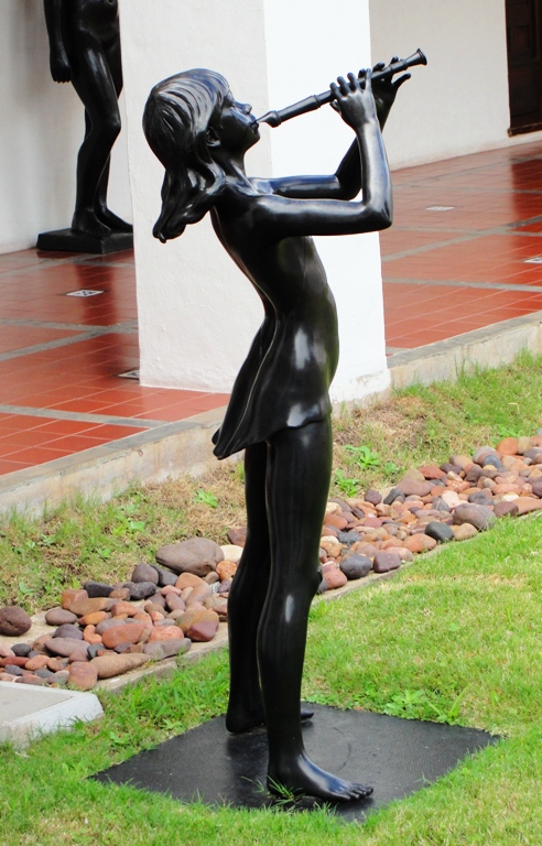 Recorder Player, John Robinson, Punta del Este, Uruguay, Museo Ralli, Sculpture