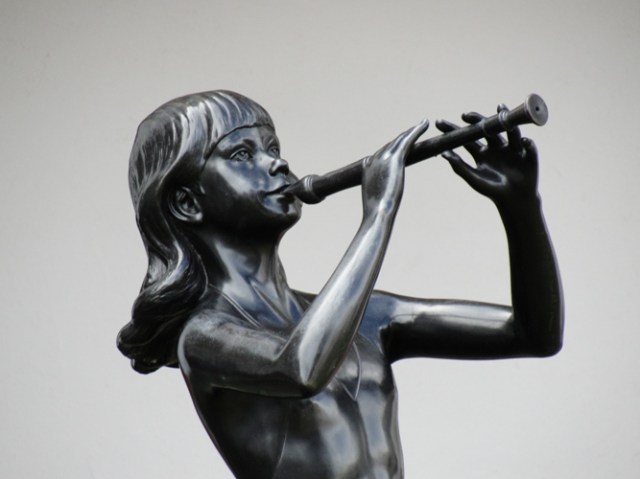 Recorder Player, John Robinson, Punta del Este, Uruguay, Museo Ralli, Sculpture