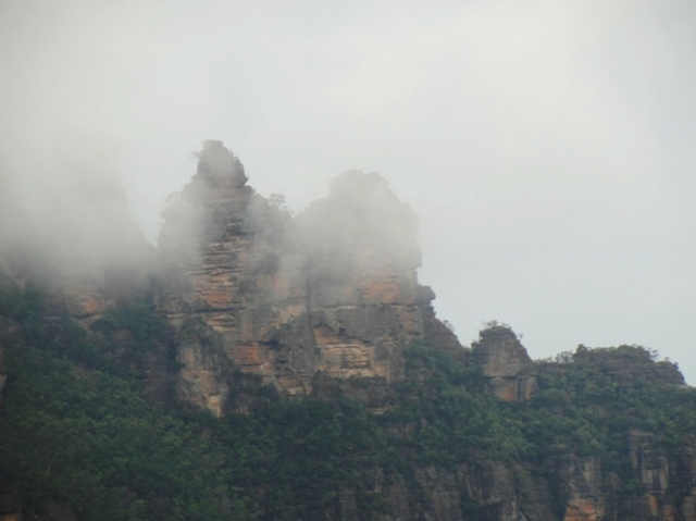 Three Sisters, Katoomba, Blue Mountains, Australia, Fog