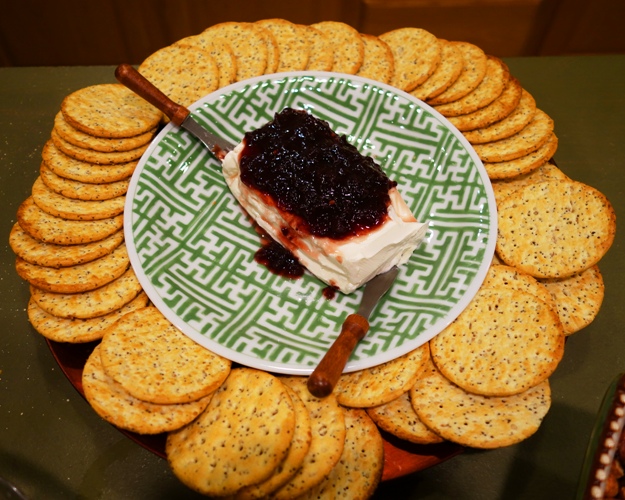 Finger Foods, Cherry Pepper Sauce, New Year's Party, Crackers and Cream Cheese