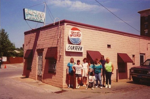 Canteen Lunch in the Alley, Ottumwa, Iowa, 1936, Loose Meat Sandwiches