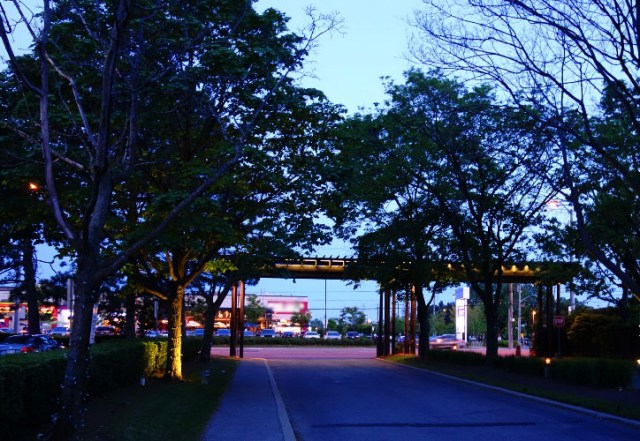 Westin Prince Hotel, Hotel Entrance, Japanese Gate, Driveway, Toronto Canada
