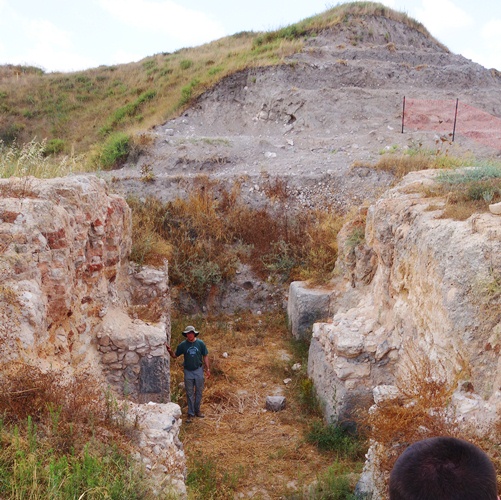Middle Bronze Gate, Gezer, Caananite Gate, Fortification System