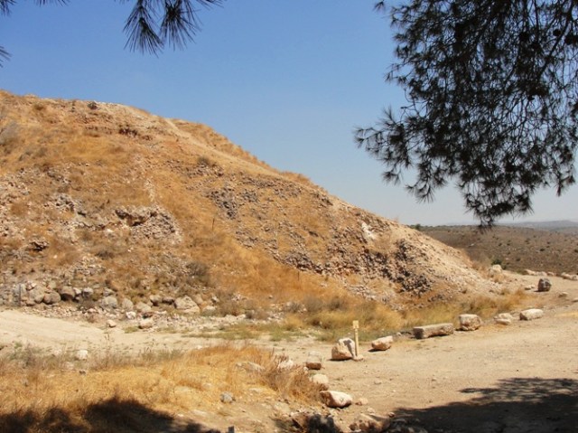 Lachish, Siege Ramp, Sennacherib, Lachish Reliefs
