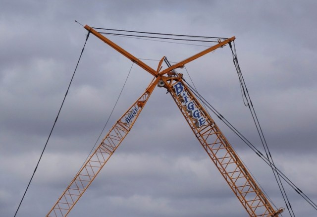 Construction Work, Crane, Alameda County East Hall of Justice, Steel Structure