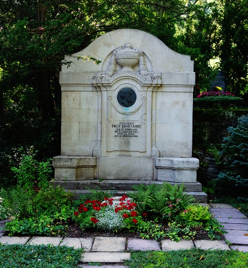 Ernst Abbe Grave, Jena, Germany, Social Reformer, Carl Zeiss