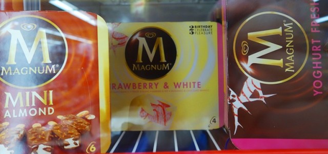 Magnum Bars, Strawberry and White, White Chocolate, Germany, Ice Cream Treat