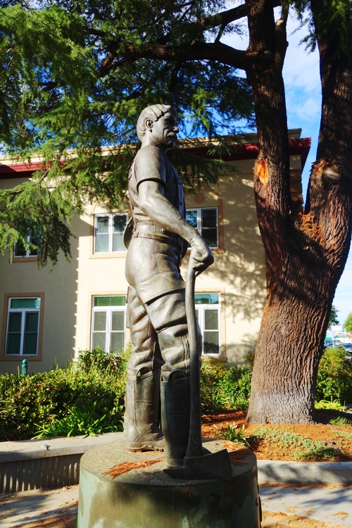 Tracy Firefighter Memorial, Firefighter statue, Tracy Fire Department