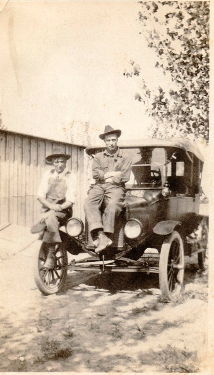 Model T Touring Ford, Old Cars, Classic Fords, Model T on a Farm