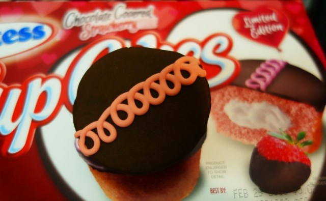 Chocolate Covered Strawberry CupCakes, Hostess, Snack Cakes, LImited Edition