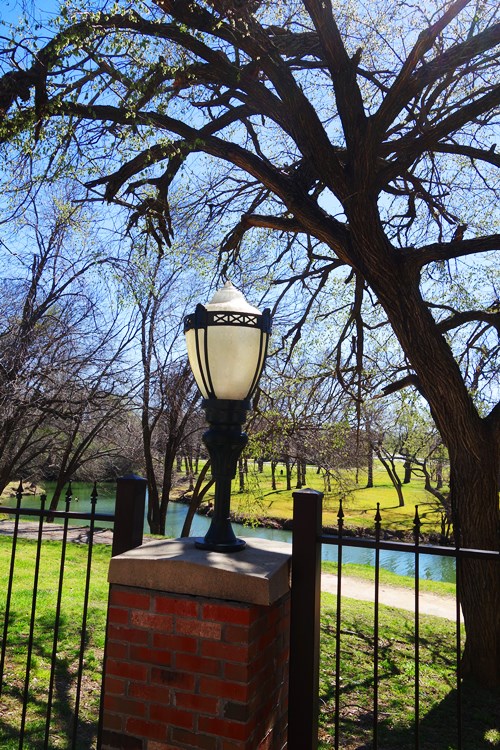 Walk to Lunch, Dallas, River Walk, Love Field, Embassy Suites