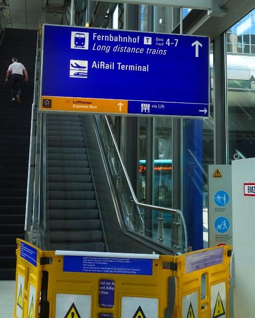 Trains, Frankfurt Airport, escalator out of order