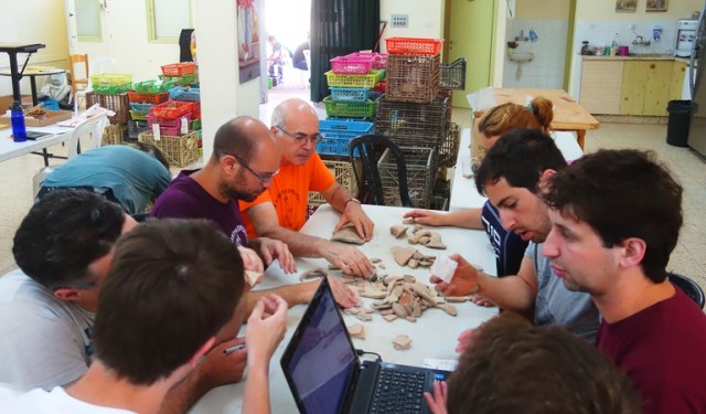 Pottery Reading, Tel Lachish, Archaeology, pottery, archaeological dig, Garfinkel