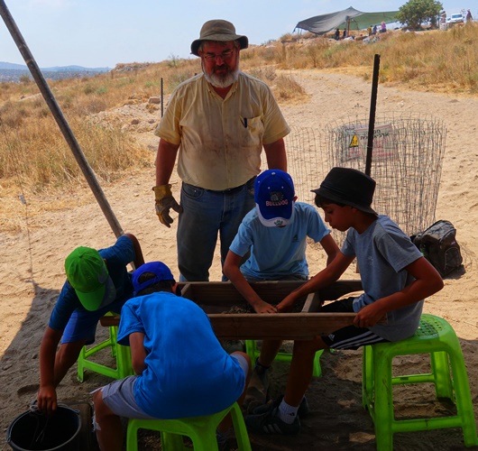 Square supervisor, Archaeology, sifting, tel lachish, history, school program