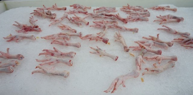 Chicken Feet, Loose feet, Chinese grocery, feet on ice
