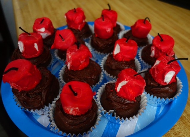 Dessert, Cupcakes, Firecrackers, marshmallows. 